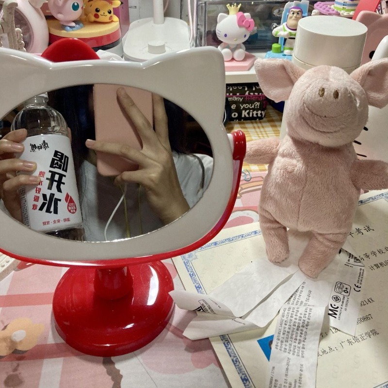 Hello Kitty Desktop Vanity Mir - đánh giá và giá Beauty Makeup Vanity Set
